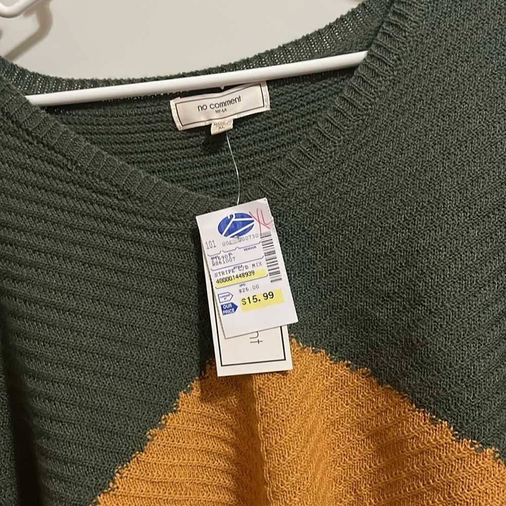 Multi colored light front crop sweater - Picture 3 of 3